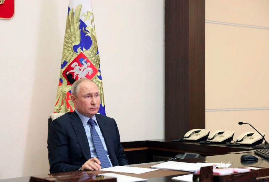 "Нашей огромности боятся все, будем выбивать зубы": Президент России подчеркнул свою позицию