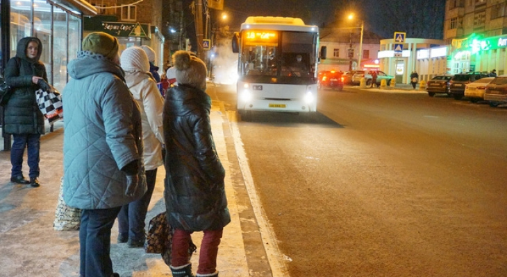 Водитель автобуса оставил ухтинскую школьницу ночью в незнакомом городе