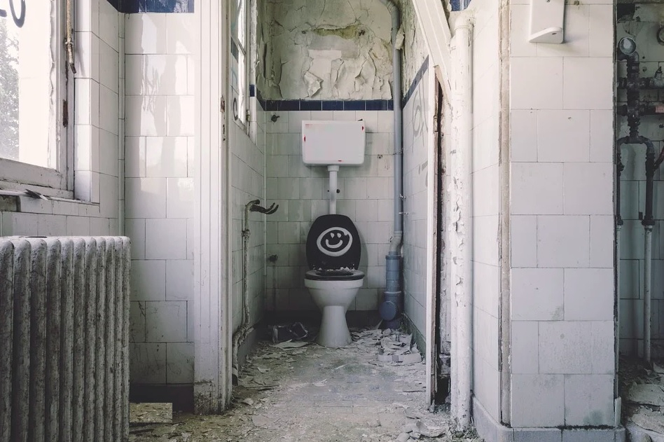 В Коми в одной из школ произошел нешуточный скандал из-за туалета
