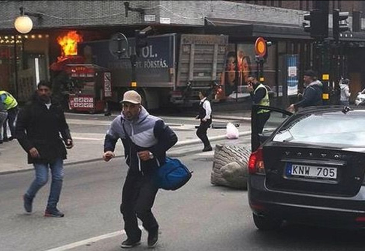 Появилось видео теракта в Стокгольме