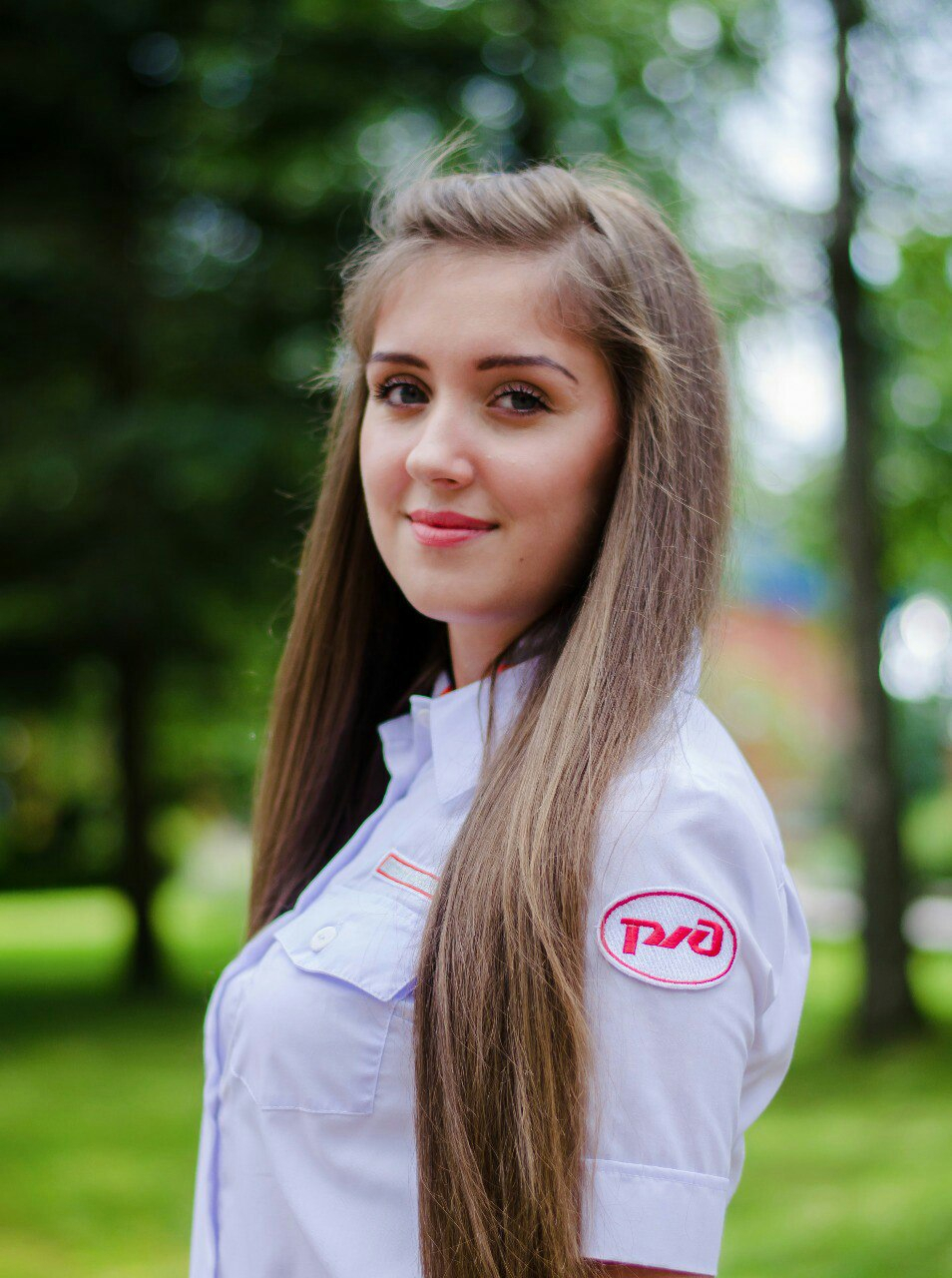 Топ-8 фото самой красивой работницы РЖД Сосногорска