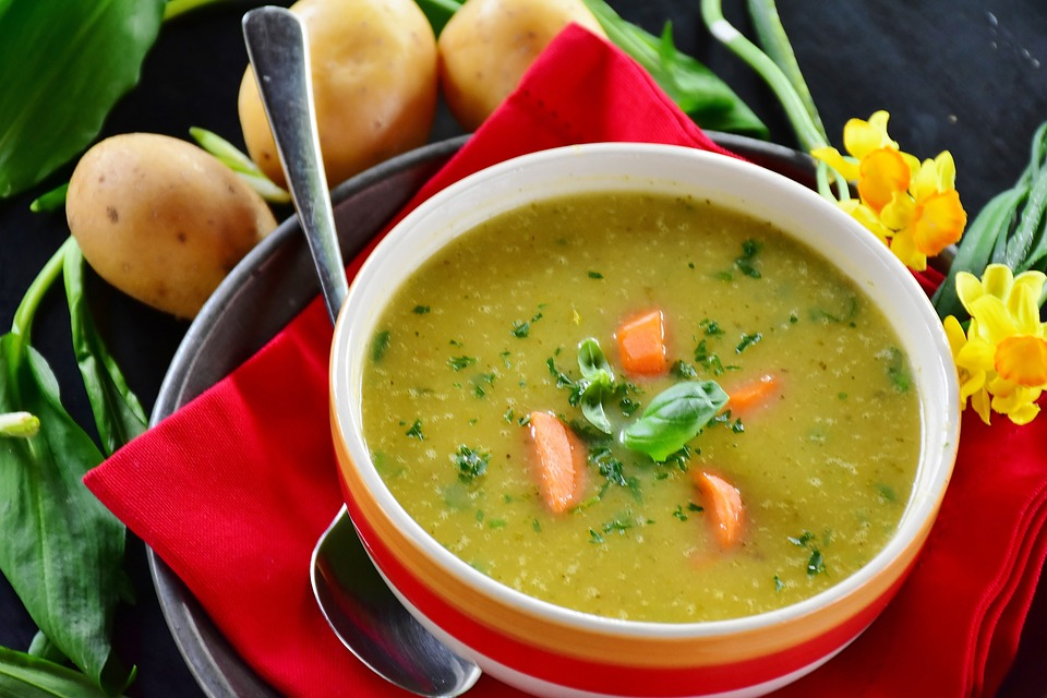 Одиннадцатый день Успенского поста в Ухте: картофельный суп с чесноком