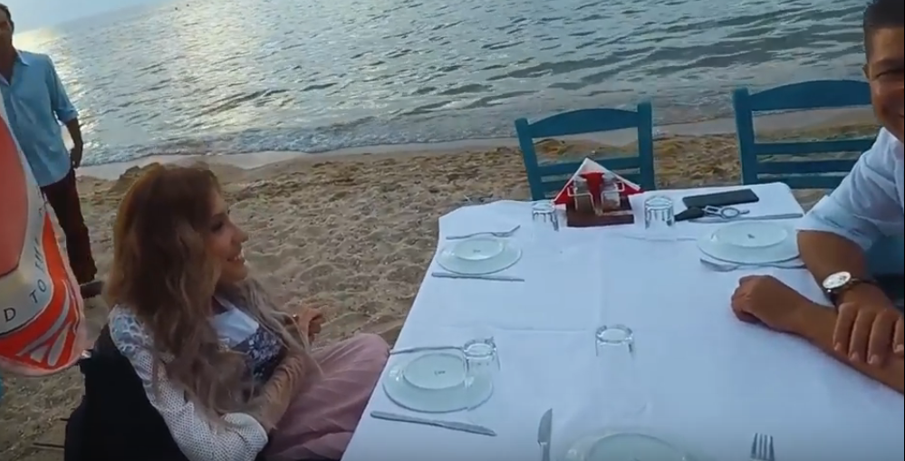 Появилось видео, как Юлия Самойлова проводит отпуск в Греции