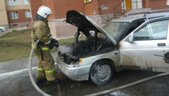 В Коми загорелась машина