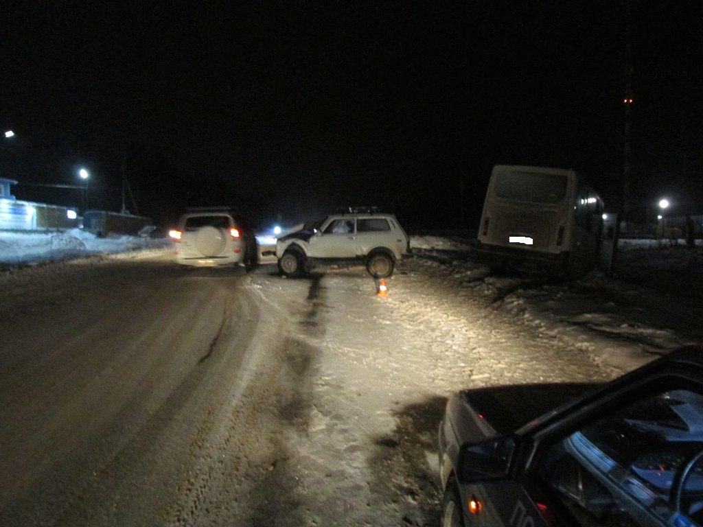 Появились фотографии ДТП на трассе Ухта-Дальний