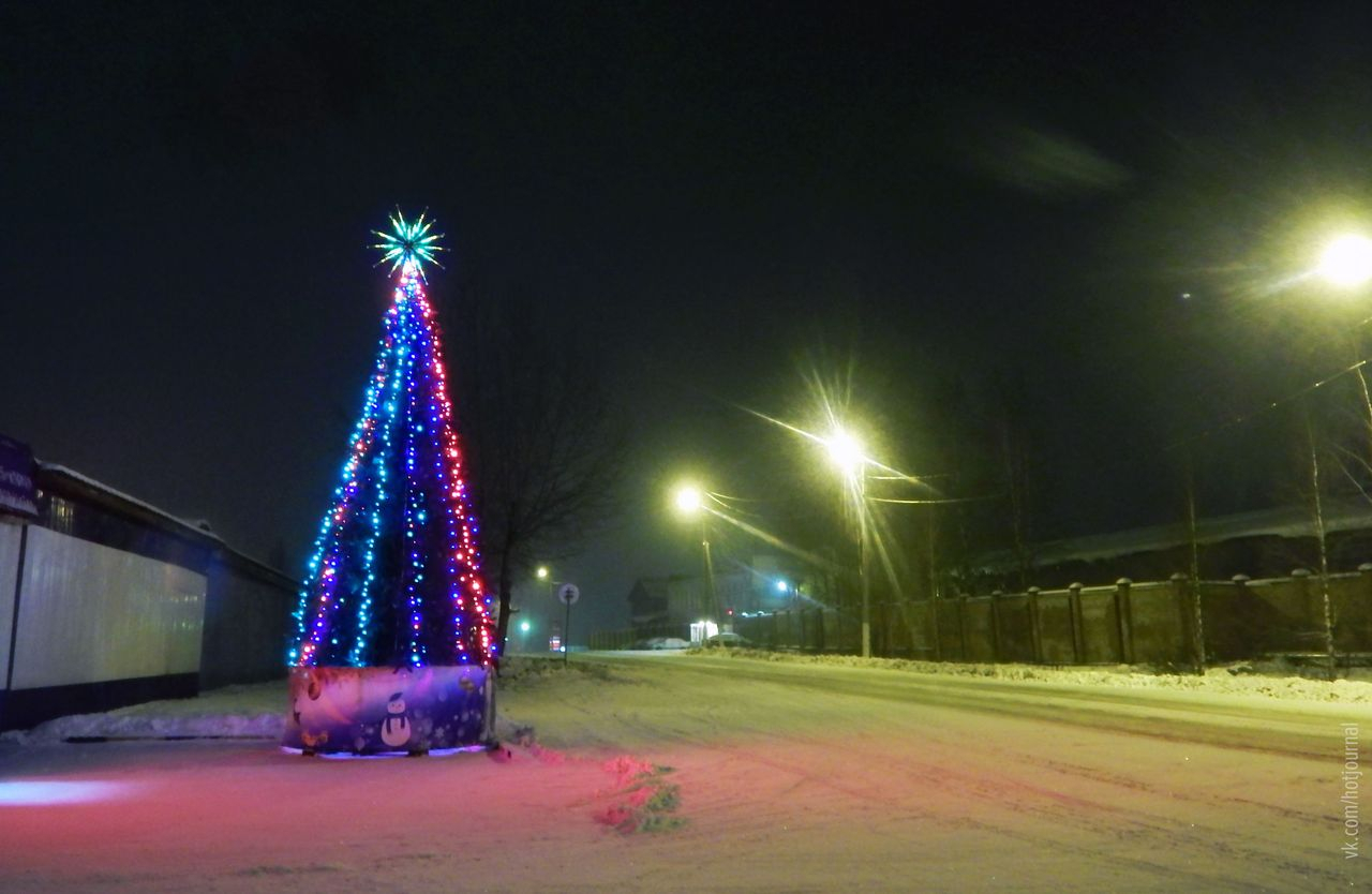 Первую новогоднюю елку поставили в Сосногорске
