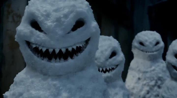 Ухтинцы лепят мистических снеговиков после просмотра одноименного фильма