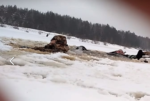 Блогер снял на видео спасение рыбаков, провалившихся под лед в Коми