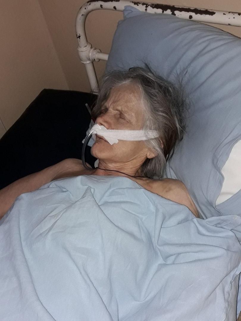 В Ухтинской больнице без сознания лежит неизвестная женщина
