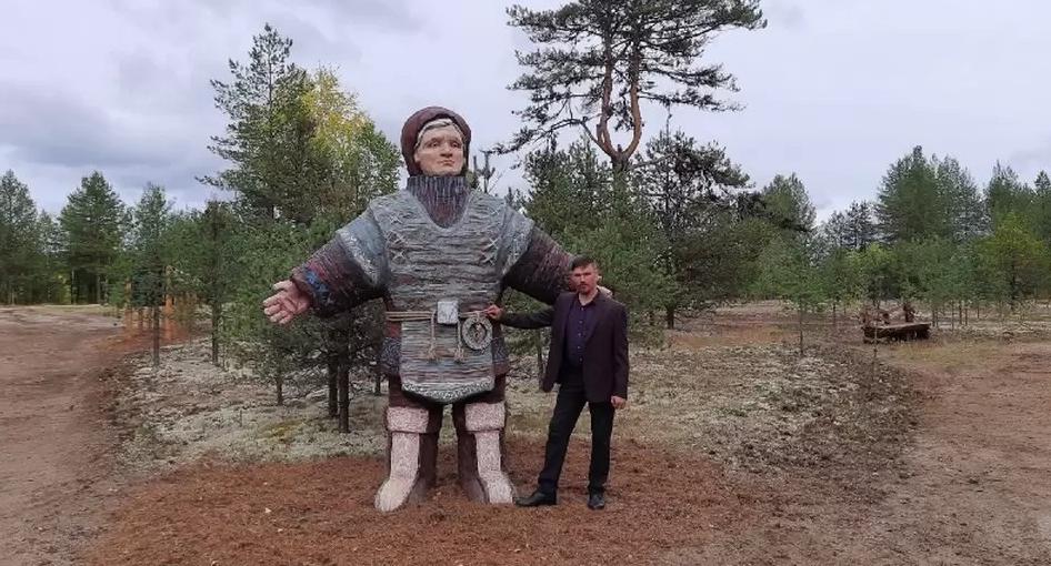 В Ухте появилась трехметровая бабушка Параська