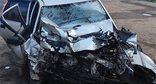 На трассе Ухта-Сыктывкар произошла страшная авария, девушка наехала на большегруз