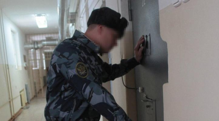 Осужденному компенсируют моральный вред за тесноту больничной палаты