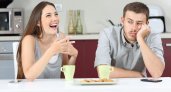 Психолог рассказала, какие шутки над мужчиной могут разрушить брак