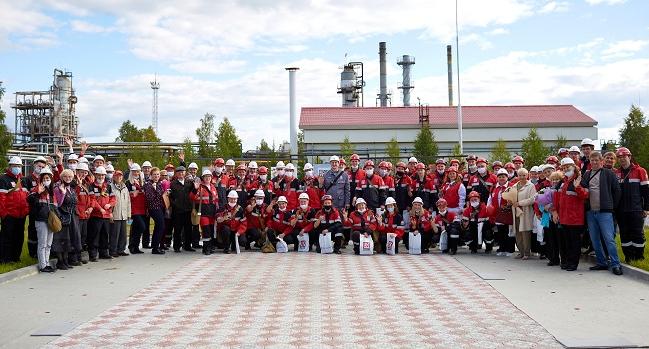 На ухтинский НПЗ требуются работники с зарплатой в 115 тысяч рублей