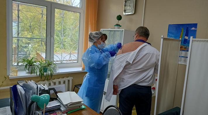 Минздрав Коми объяснил заболевания после вакцинирования