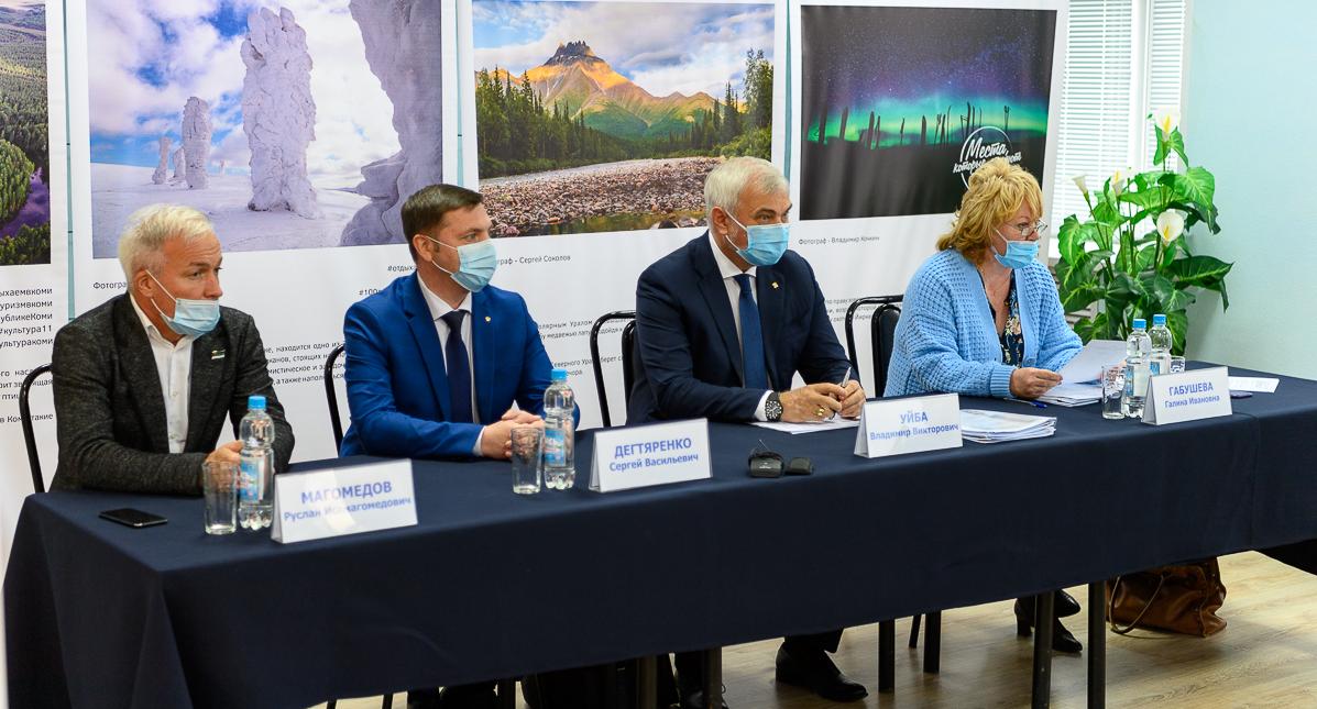 Владимир Уйба встретился с жителями посёлков Нижний Одес и Керки