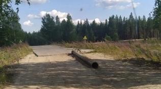 Бедность не за горами: жители Сосногорска пытались украсть 8-метровую трубу