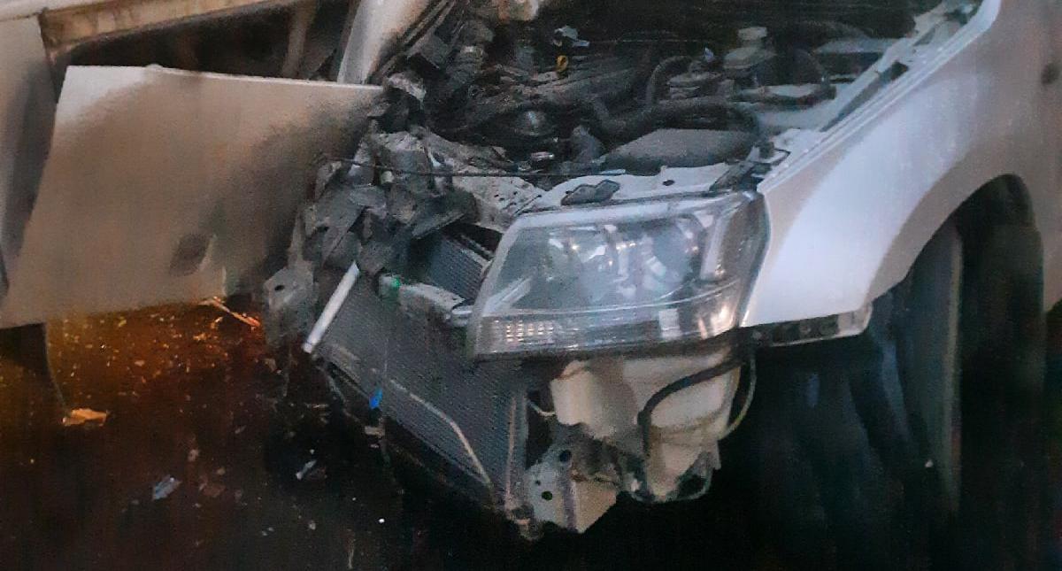 В Ухте водитель иномарки не справился с управлением и врезался в автобус