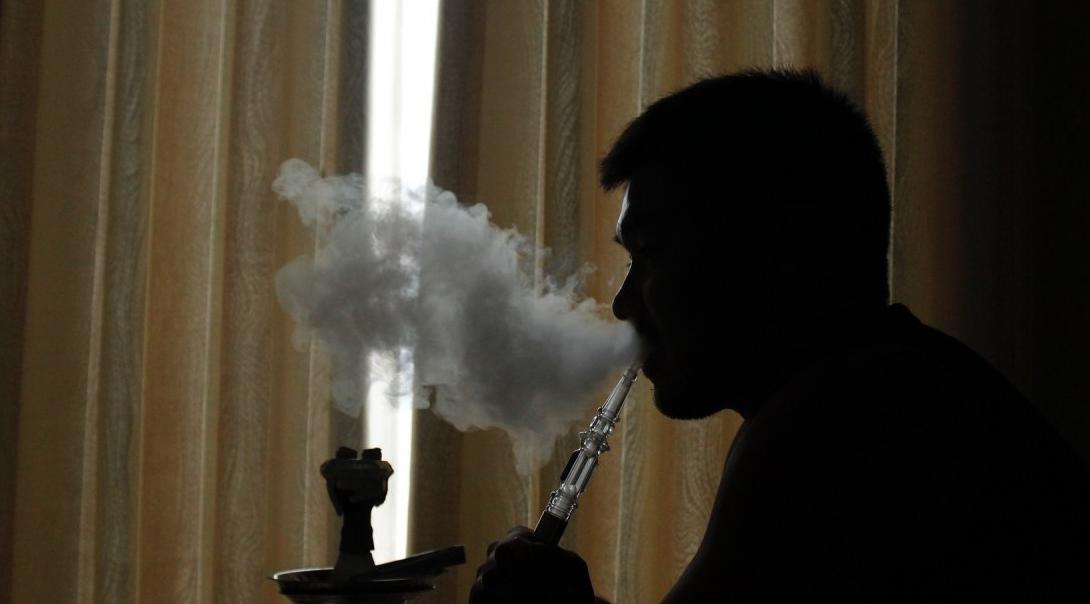 Главный терапевт предупредила о риске заразиться коронавирусом через кальян