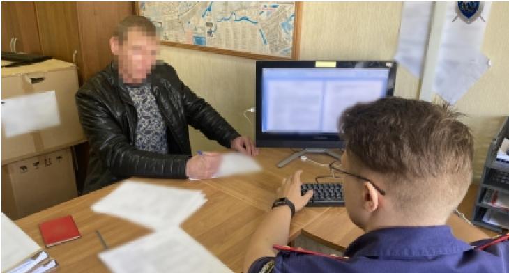 Житель Ухты до смерти избил мать двоих детей, теперь малыши остались одни