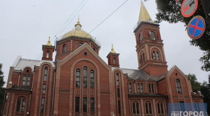 В Коми задержали мужчину, который громко матерился в церкви