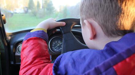 "Почувствовал себя в GTA": в Коми ребенок угнал ВАЗ-2109 и сливал бензин, чтобы ездить