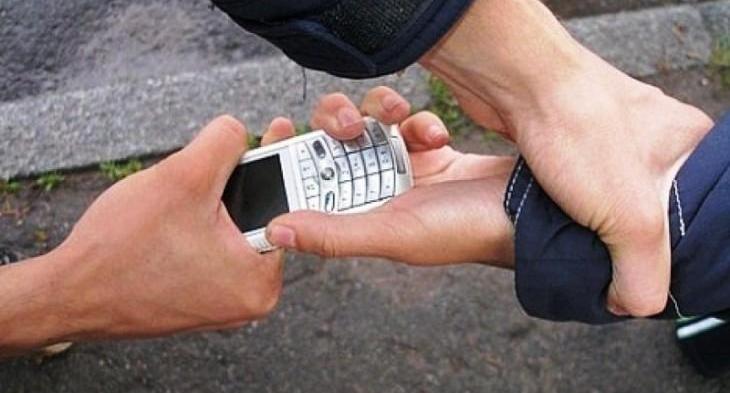 Ухтинец украл телефон у ребенка, а потом малыша и вовсе изъяли из семьи