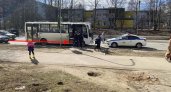 В одном из городов Коми водители автобусов дважды за день роняли пассажиров