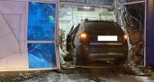 В Коми 25-летний водитель за рулем Opel влетел в здание магазина