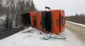 “Не справились с управлением”: в Коми опрокинулись Камаз и Renault