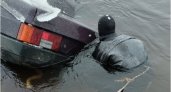 В Коми спасатели доставали из реки ВАЗ