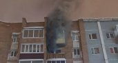 Пожарные спасли двух людей во время пожара в Сосногорске