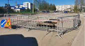 В Ухте ликвидируют провал асфальта в районе храма на Зерюнова