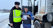 В Ухте сотрудники ГИБДД напомнили водителям большегрузов правила дорожного движения