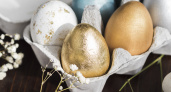 Ярче, чем от луковой шелухи: этот овощ окрасит яйца в золотой — пасхальные яйца станут краше драгоценных камней
