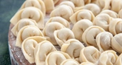 Всего 50 грамм — и тесто вкусное даже без начинки: пельмени и вареники получаются, как у бабушки в деревне