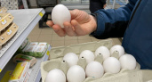 Хитрые продавцы выбирают яйца домой только так: запоминайте 2 лайфхака