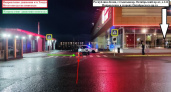 В Коми сбили 15-летнюю девушку на парковке у торгового центра 