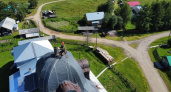 Волонтеры спасают старинную колокольню в Коми