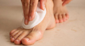 Домашний уход за пятками: 1 ложка на таз воды, и кожа станет мягкой и гладкой
