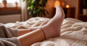 Мягкие пятки всего за одну ночь: лайфхак с носками, который работает на 100 % - идеальные ножки всю зиму