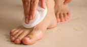 Домашний уход за пятками: 1 ложка на таз воды, и кожа станет мягкой и гладкой