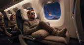 Подглядел у соседа, как он уютно спал в самолёте. Теперь всегда так сплю, и вам советую