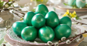 "Изумрудные" яйца на Пасху: красивый цвет яйцам придадут 2 травы — забытый метод с двумя травами