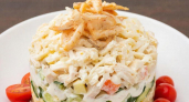 Салат «Столичный» с курицей и крабовыми палочками как в ресторане: нежный и сочный 