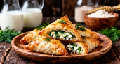 Без яиц и дрожжей — только кефир и мука, а такая вкуснятина: треугольники с начинкой