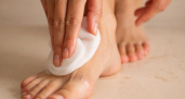 Мягкие пятки всего за одну ночь: лайфхак с носкочками, который работает на 100%