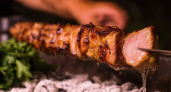 Шашлычник с 40-летним стажем объяснил, почему вы готовили шашлык невкусно — запомните 3 ошибки