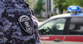 Сотрудники Росгвардии пресекли погром в общежитии в Коми