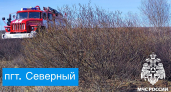 За сутки в Коми сгорели заброшенное здание, времянка и сотни квадратных метров травы